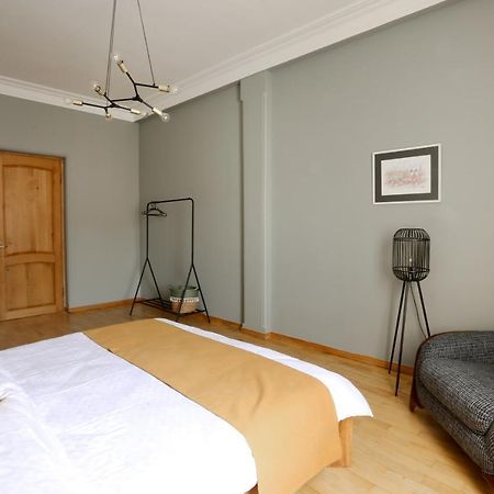 Hotelise I Our-Yard Apartment 예레반 외부 사진