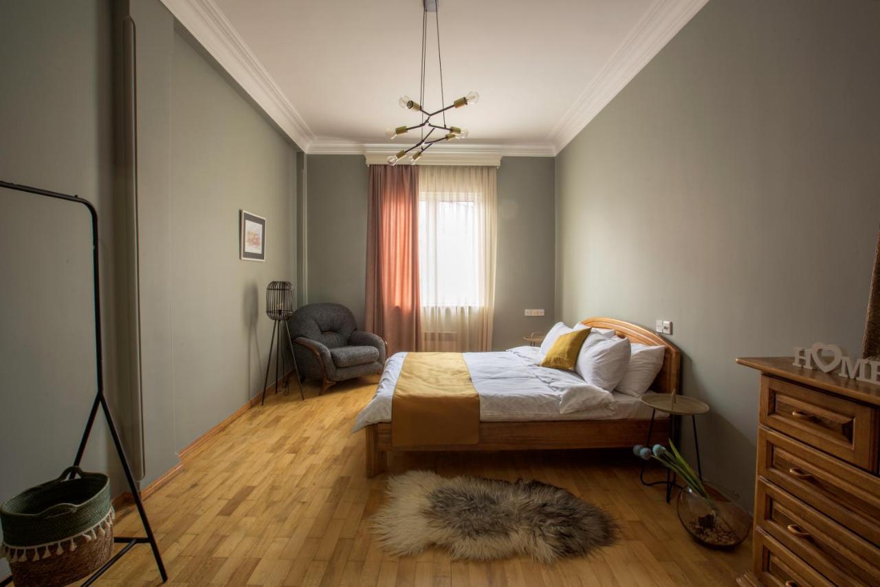 Hotelise I Our-Yard Apartment 예레반 외부 사진